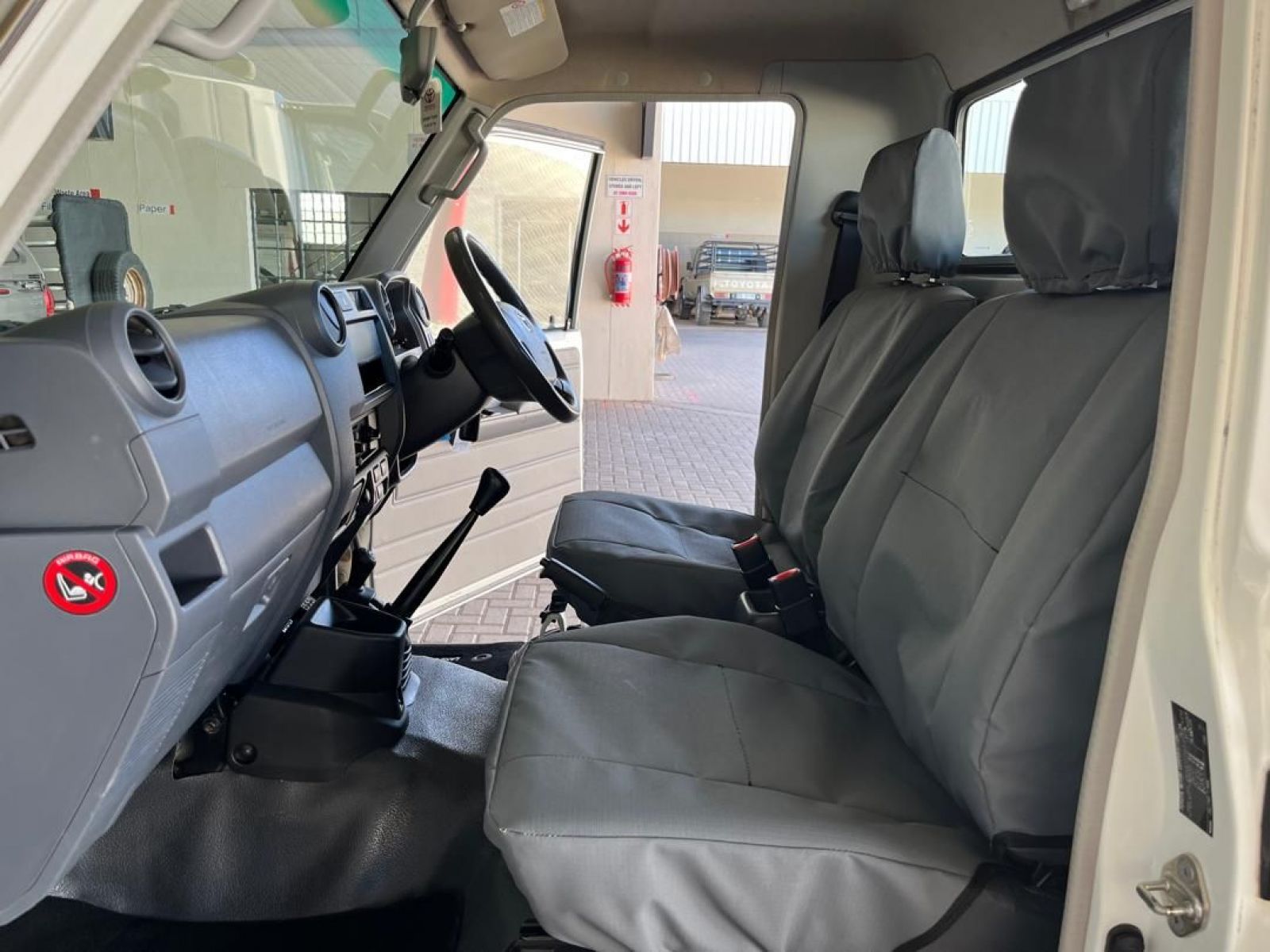 2021 Toyota Land Cruiser photo 9