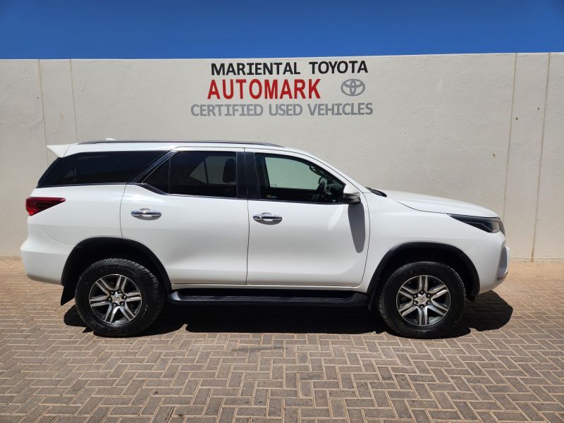 2022 Toyota Fortuner photo 3