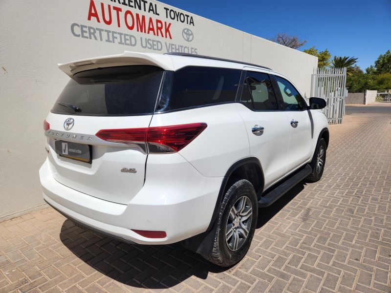 2022 Toyota Fortuner photo 4