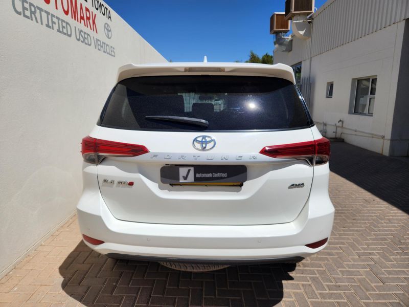 2022 Toyota Fortuner photo 5