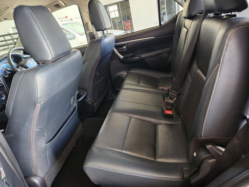 2022 Toyota Fortuner photo 8