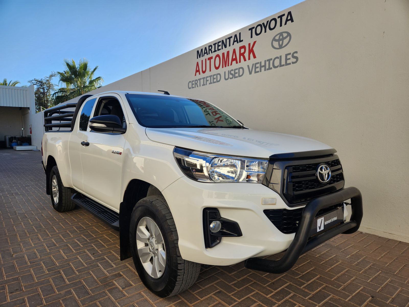 2020 Toyota Hilux photo 1