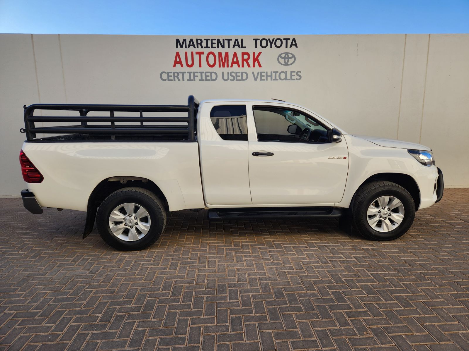 2020 Toyota Hilux photo 3
