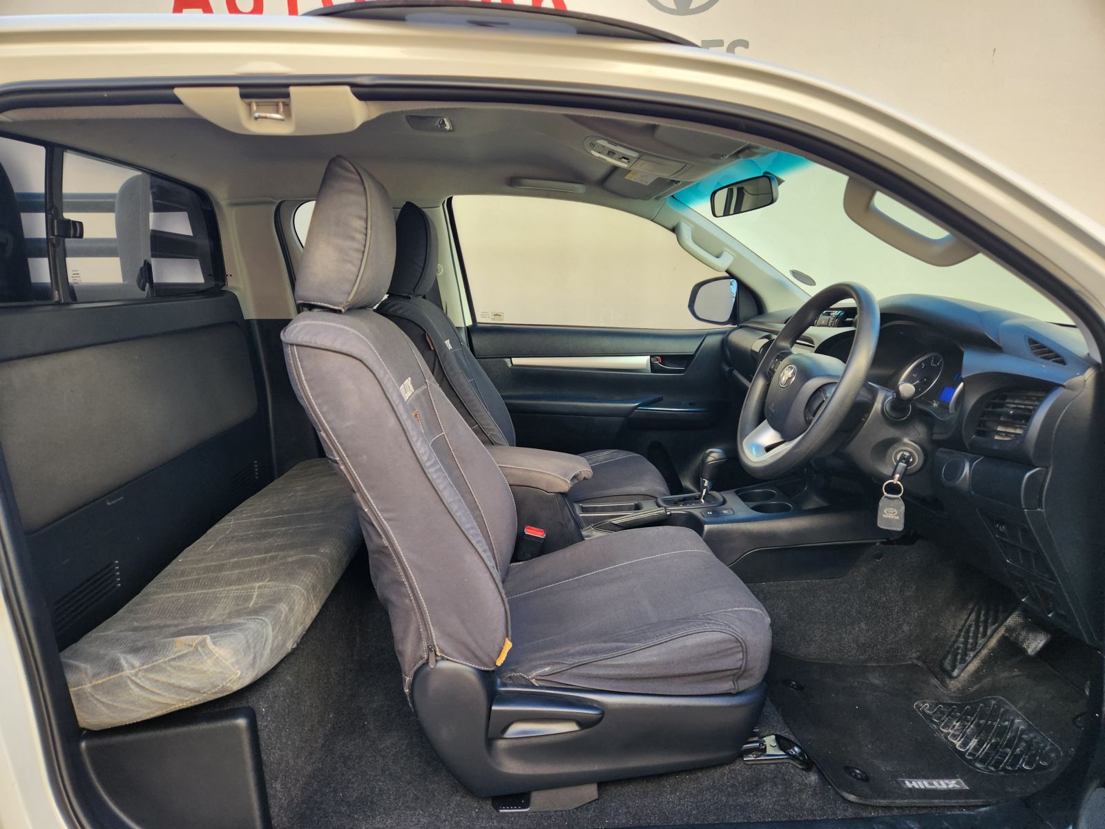 2020 Toyota Hilux photo 9