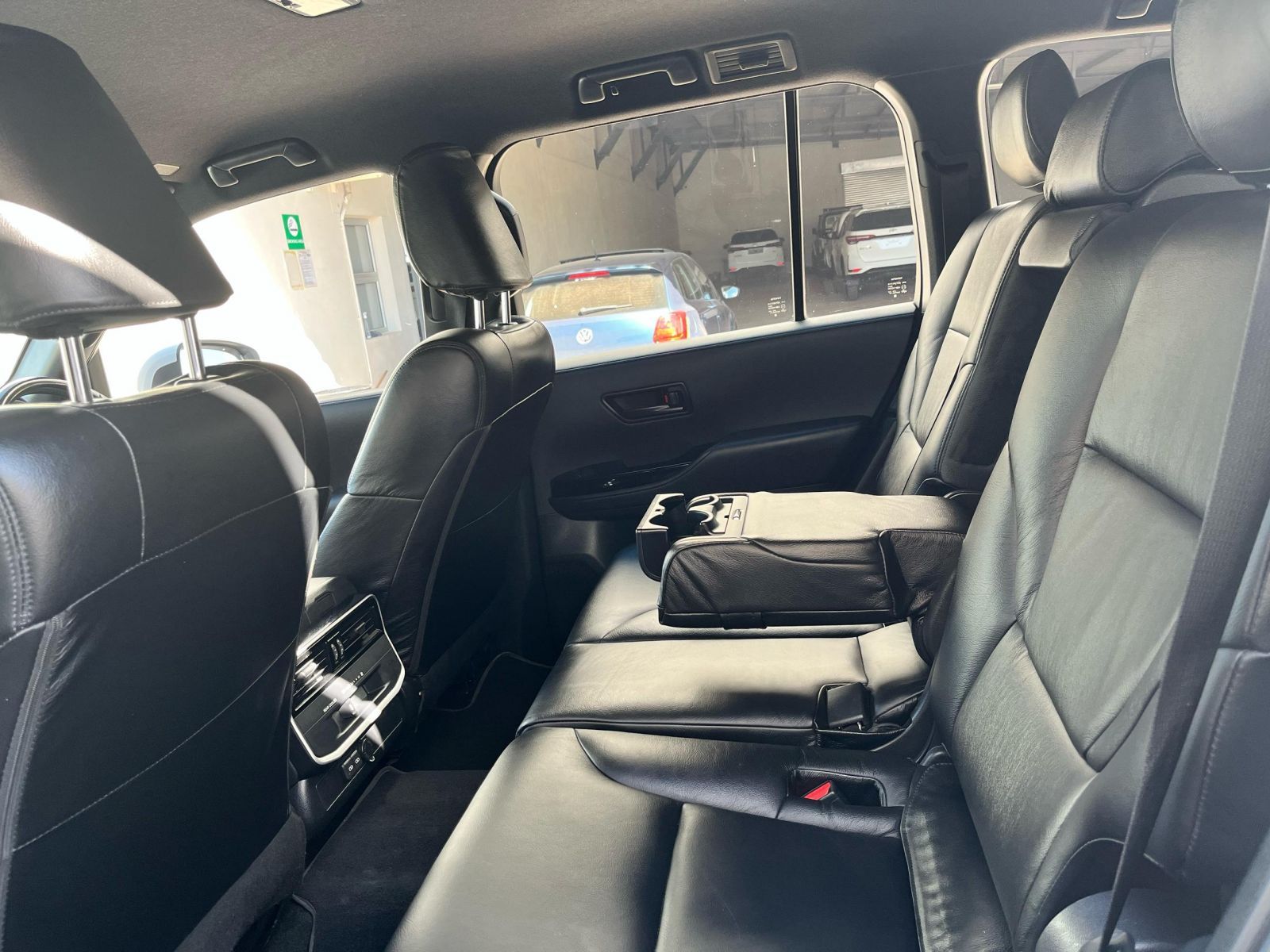 2022 Toyota Land Cruiser 300 3.3D V6 GX-R photo 7