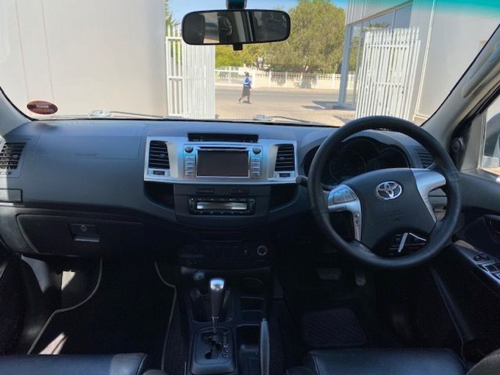 2015 Toyota Hilux photo 13