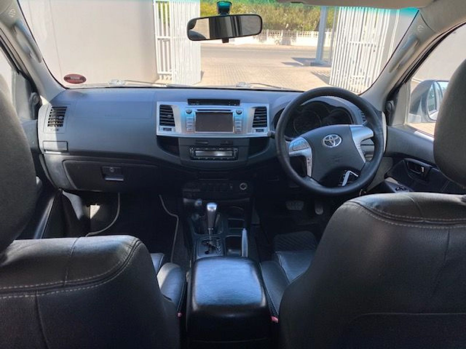 2015 Toyota Hilux photo 14