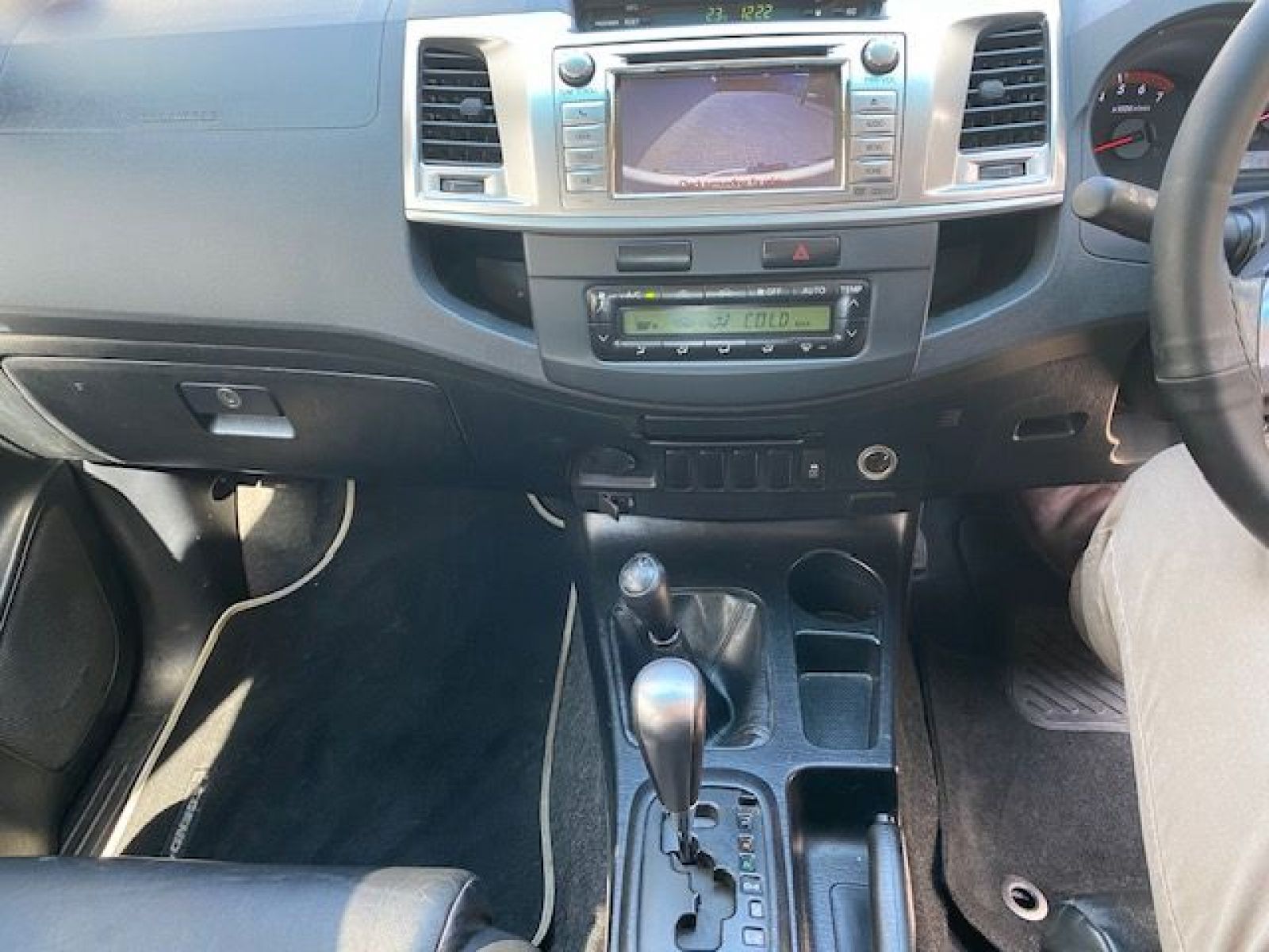 2015 Toyota Hilux photo 17