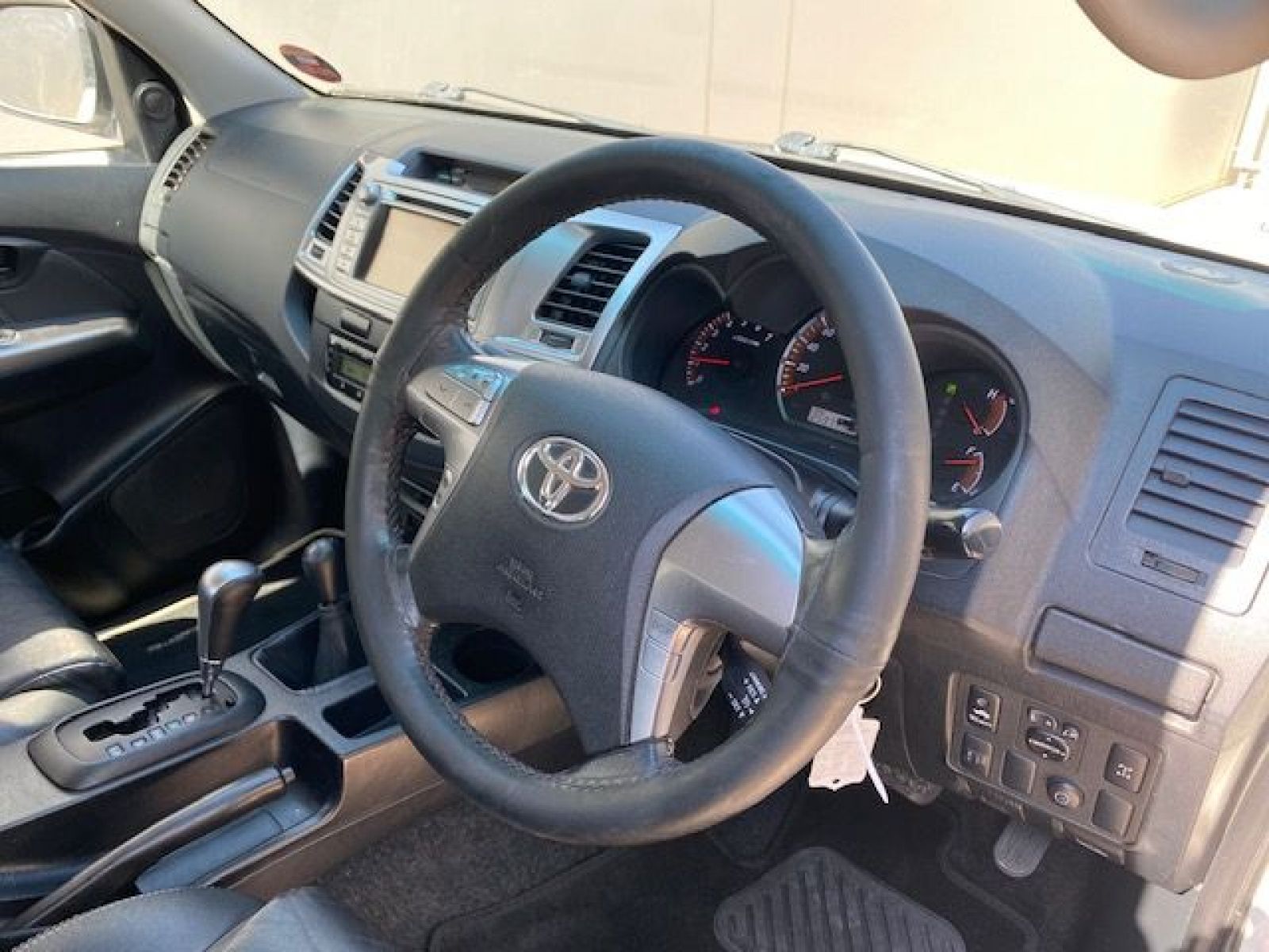 2015 Toyota Hilux photo 19