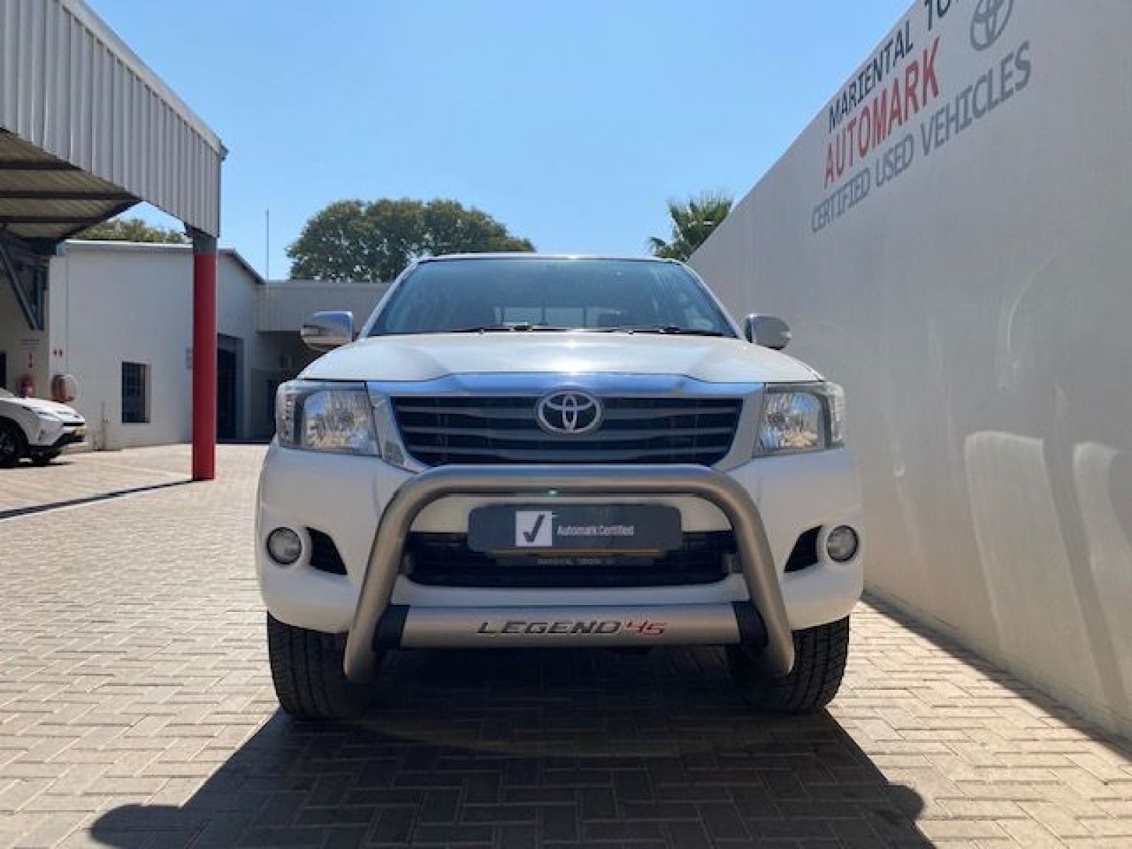 2015 Toyota Hilux photo 3