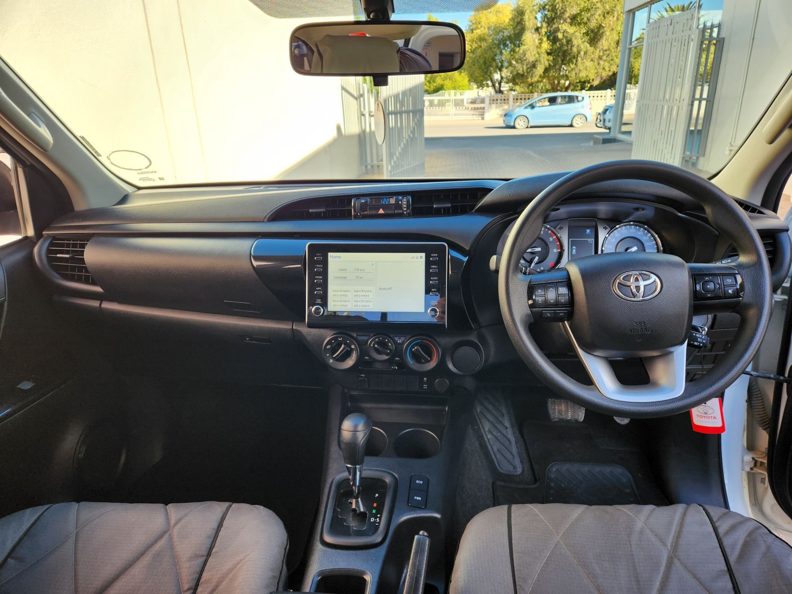 2023 Toyota Hilux photo 7