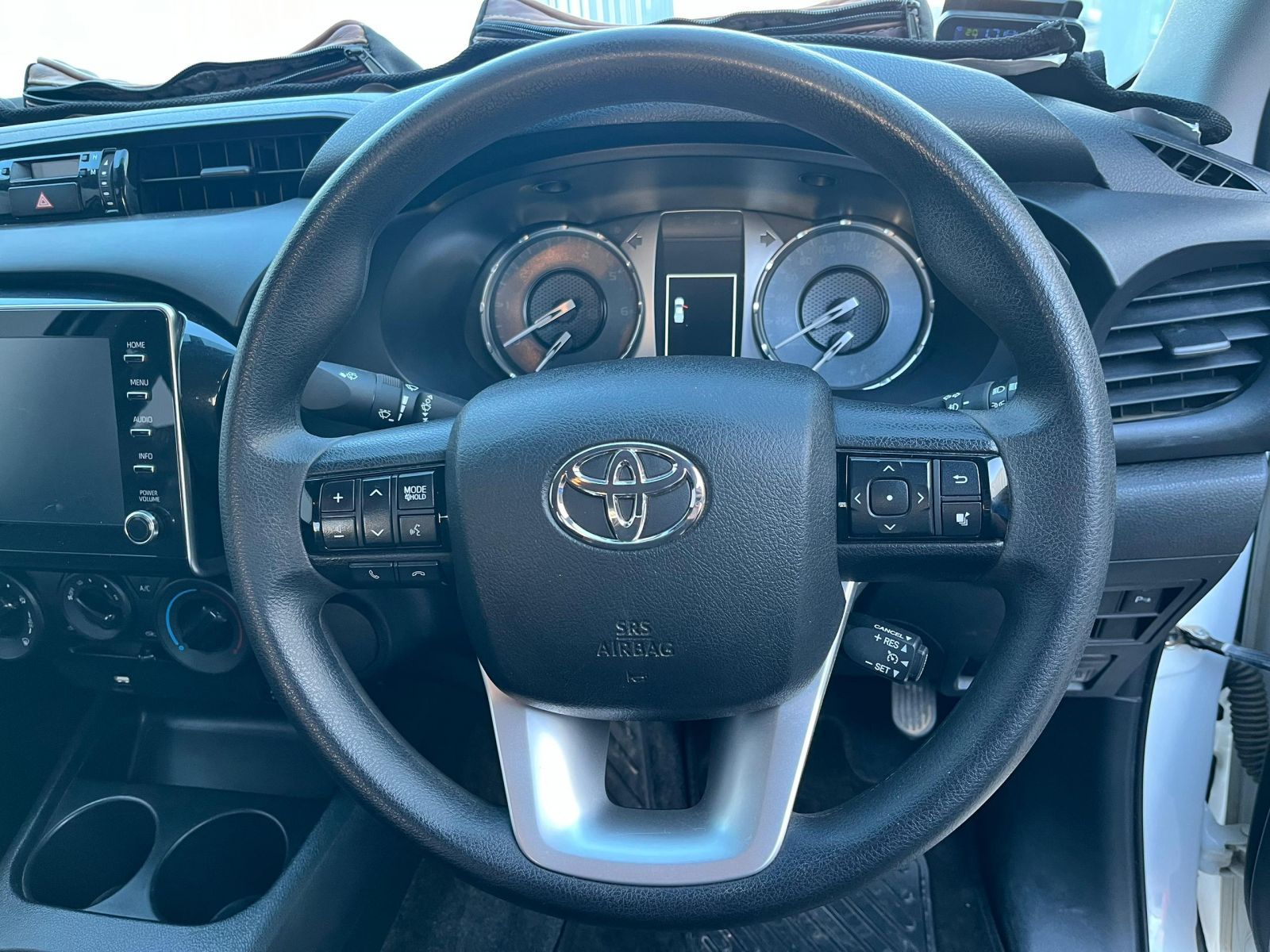 2023 Toyota Hilux photo 11