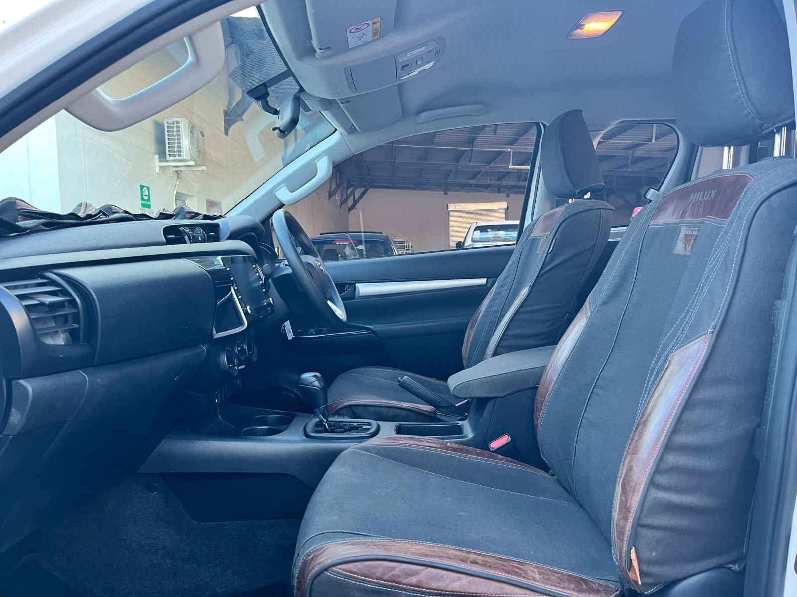 2023 Toyota Hilux photo 7