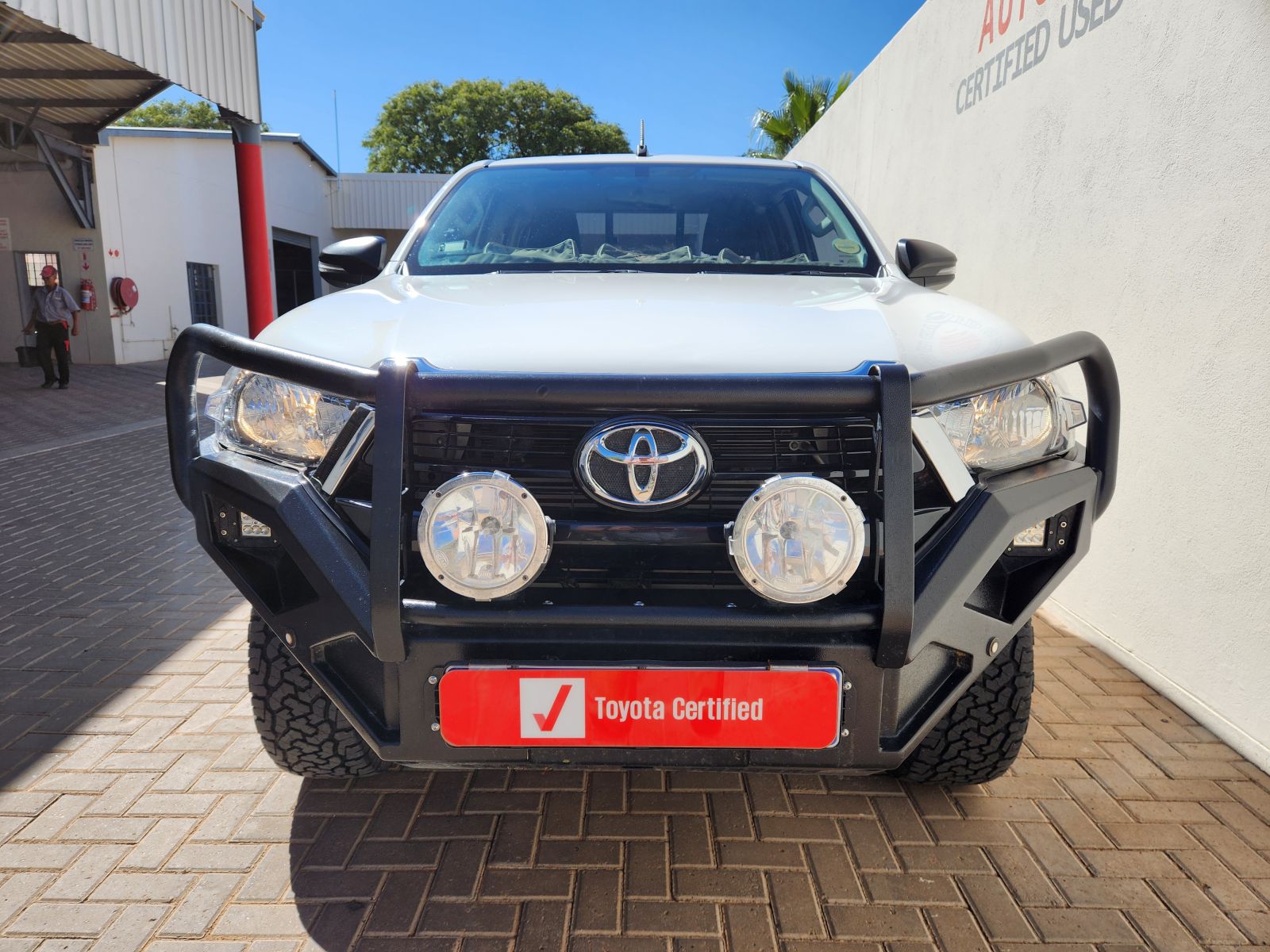 2023 Toyota Hilux photo 2