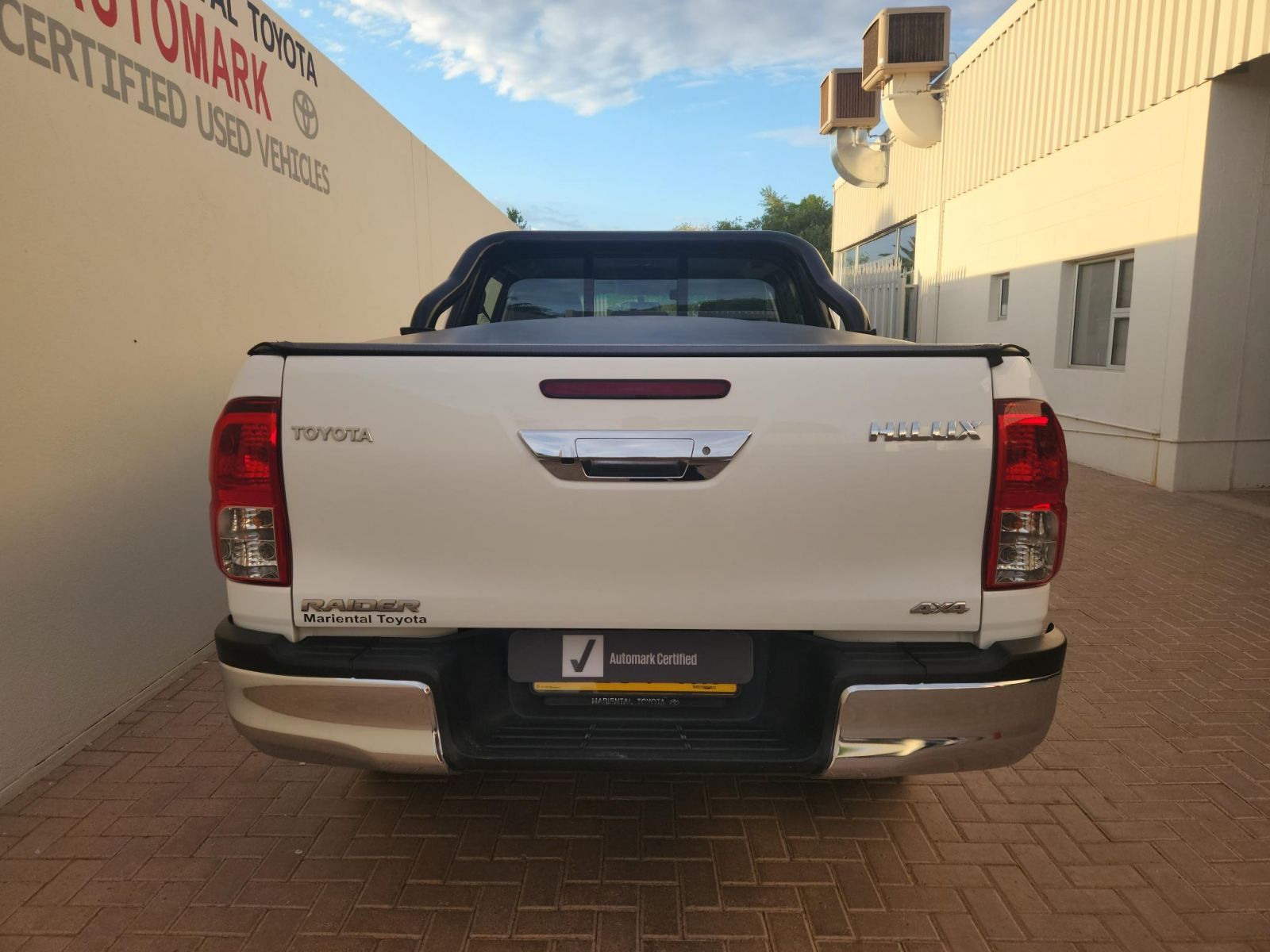 2017 Toyota Hilux photo 5