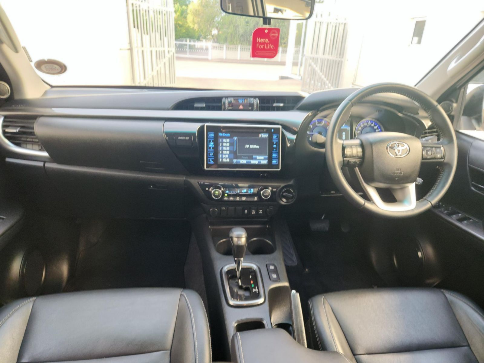 2017 Toyota Hilux photo 8