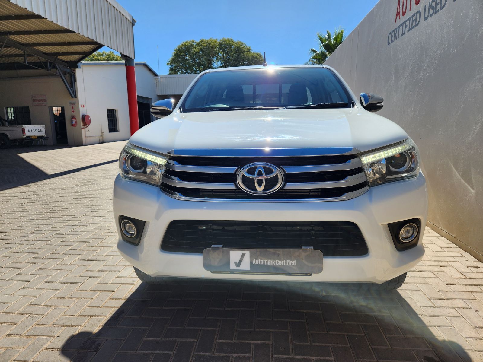 2018 Toyota Hilux photo 2