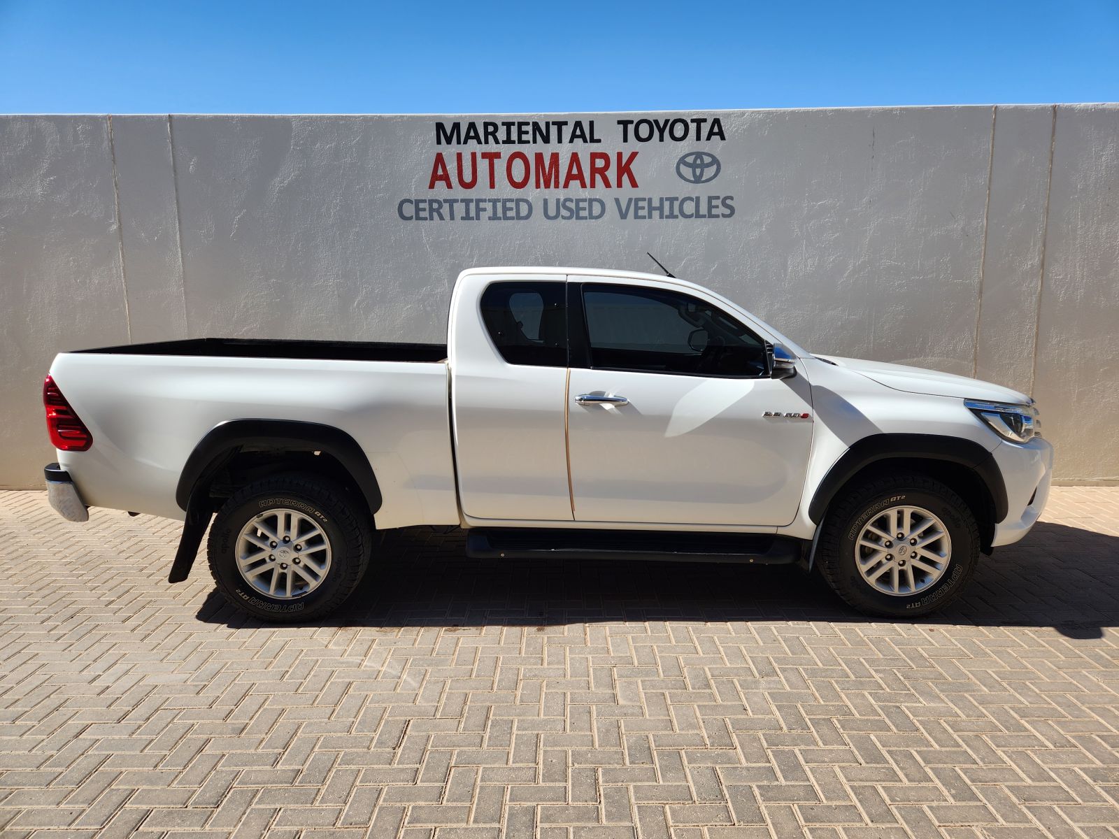 2018 Toyota Hilux photo 3