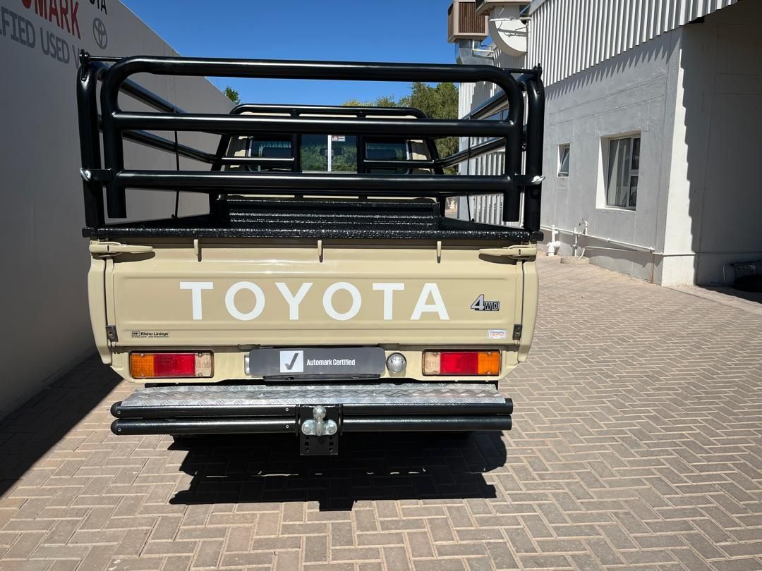 2020 Toyota Land Cruiser photo 5