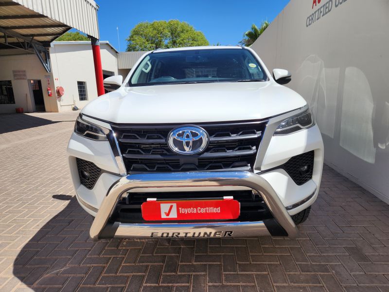 2021 Toyota Fortuner photo 2