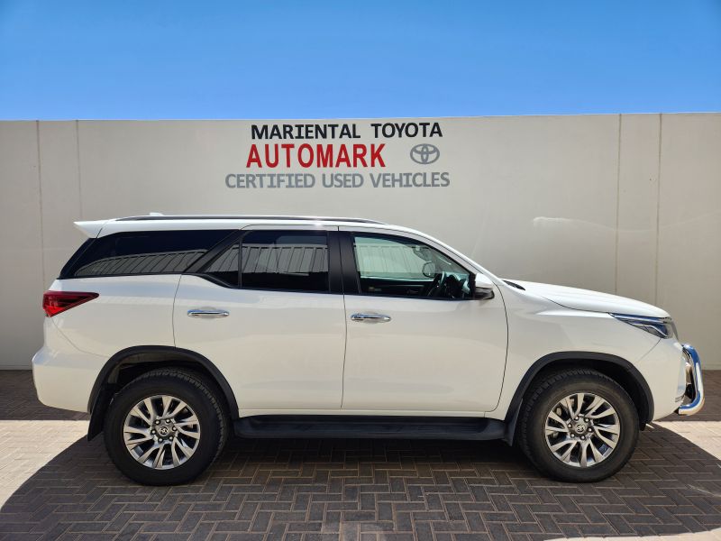 2021 Toyota Fortuner photo 3