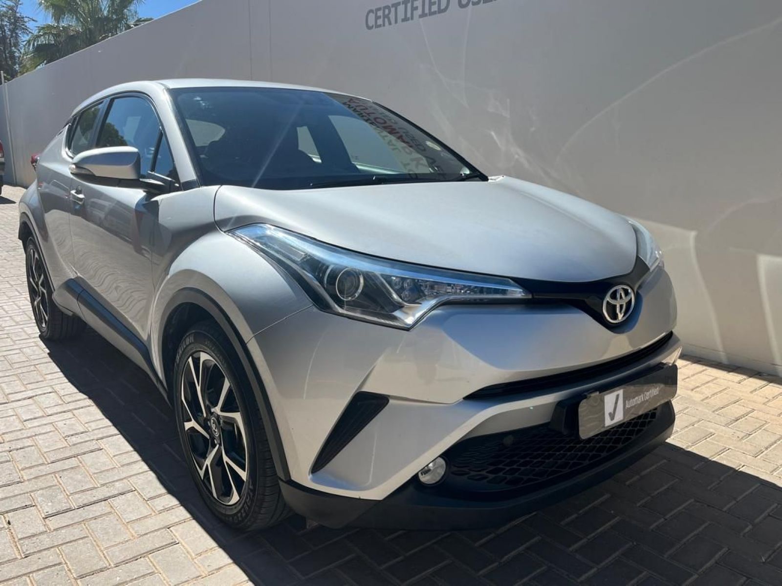 2020 Toyota C-HR photo 1