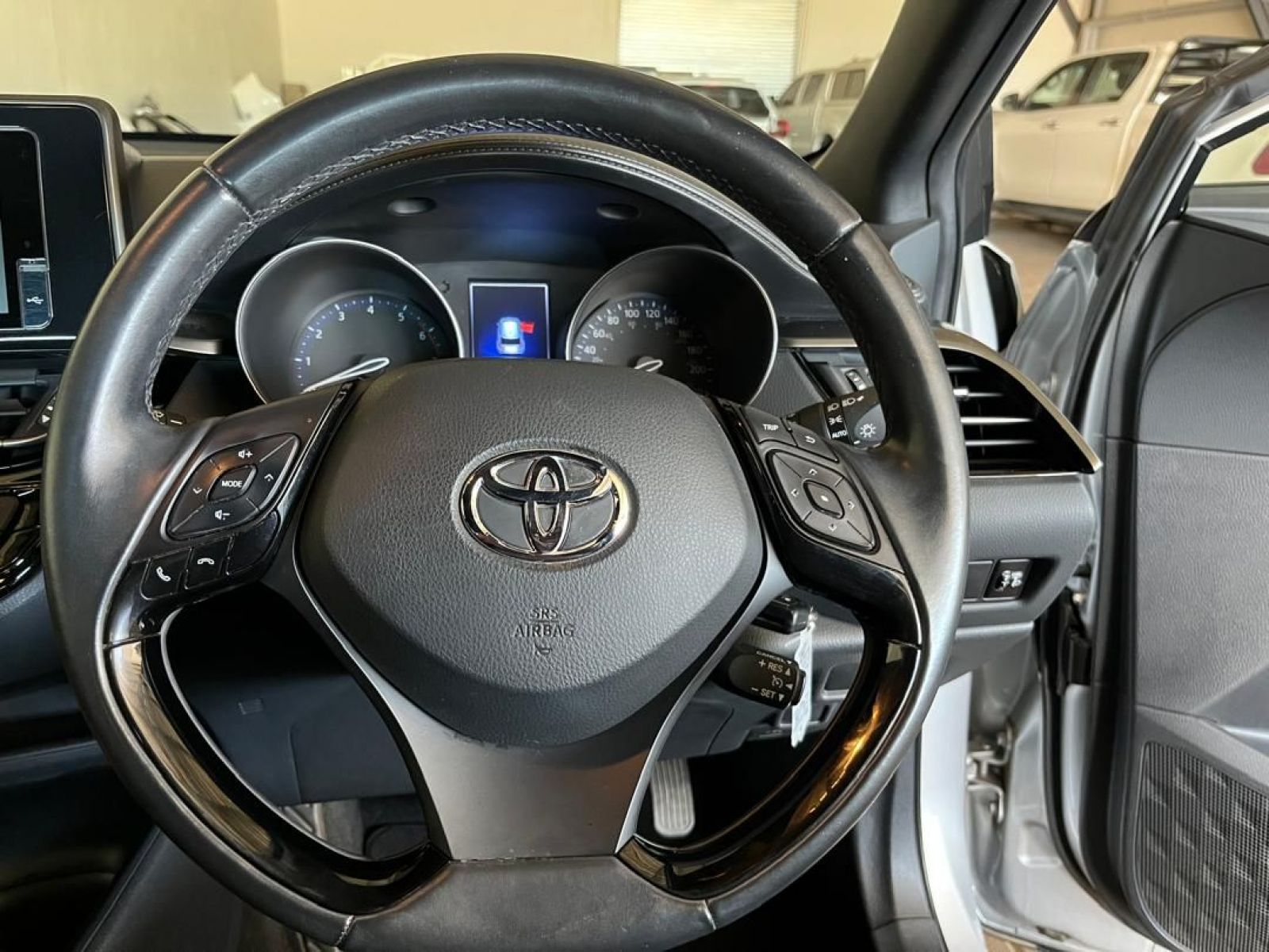 2020 Toyota C-HR photo 11