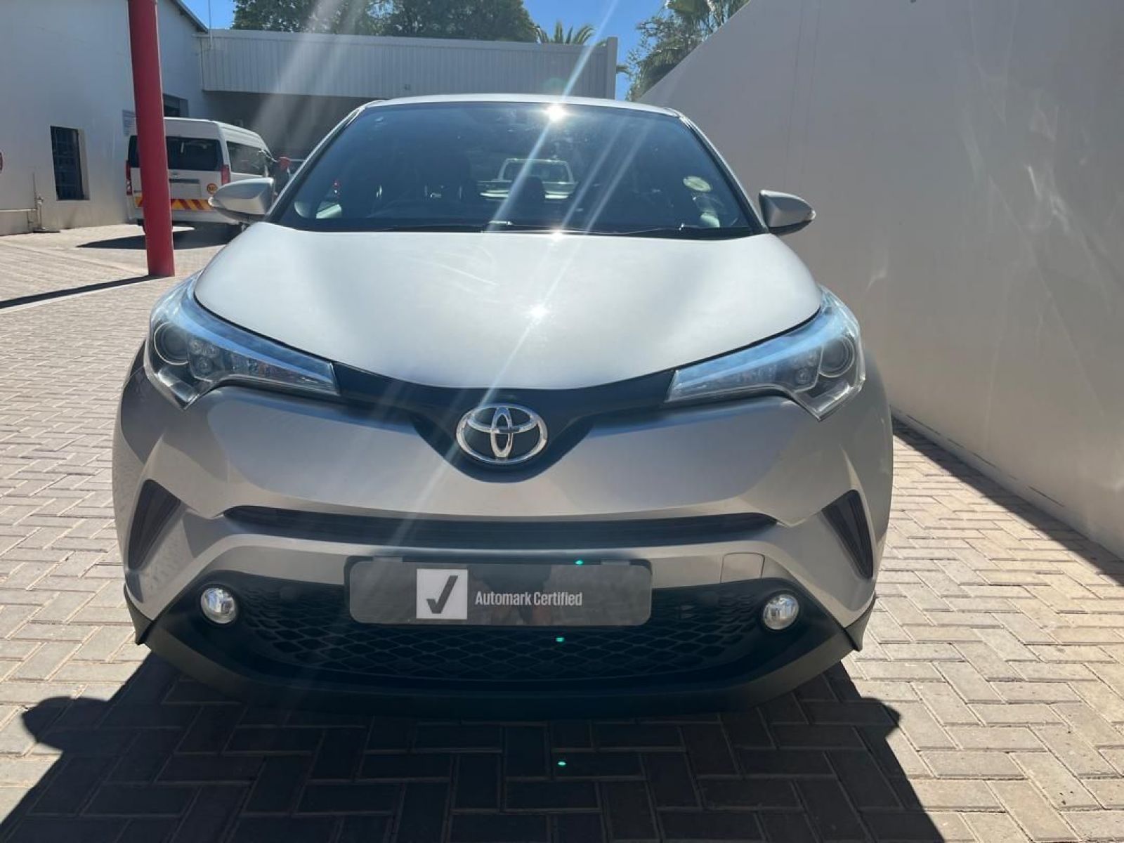 2020 Toyota C-HR photo 2