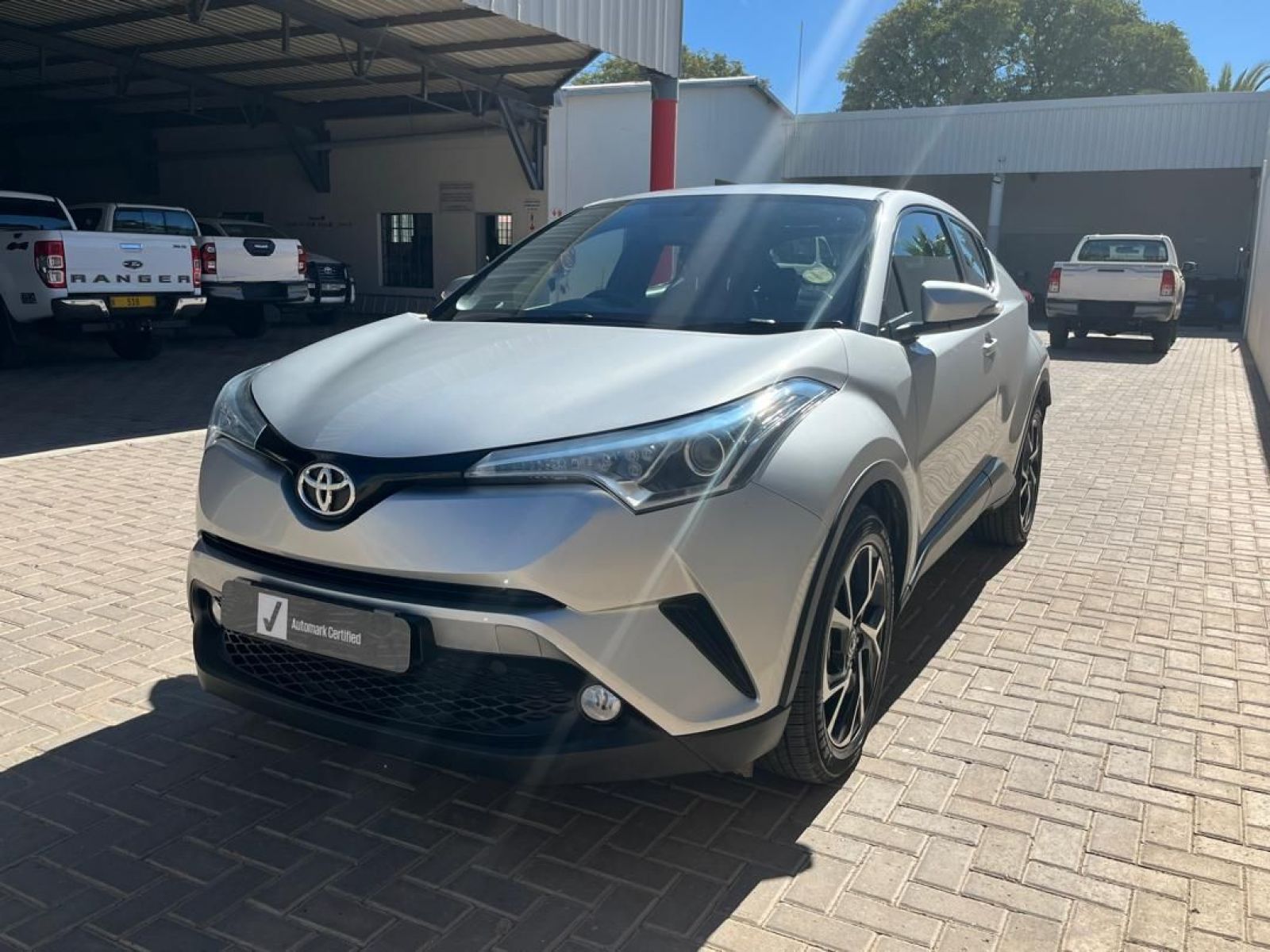 2020 Toyota C-HR photo 3
