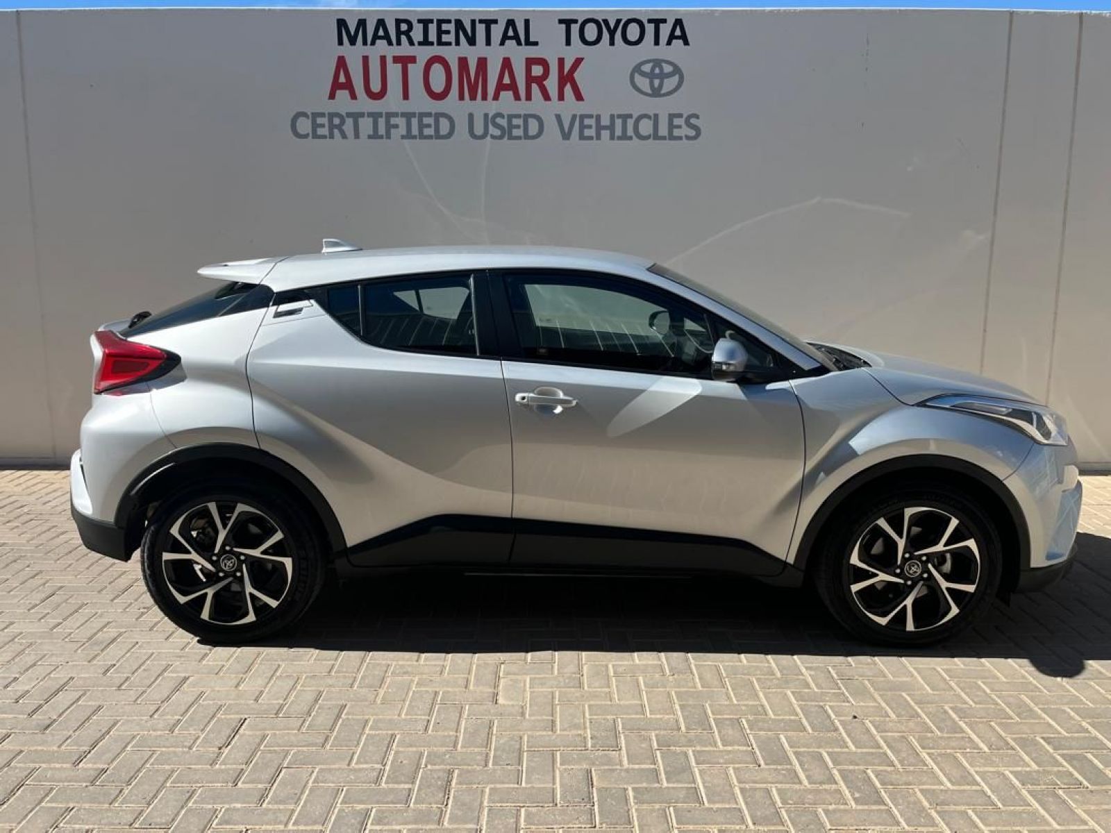 2020 Toyota C-HR photo 4