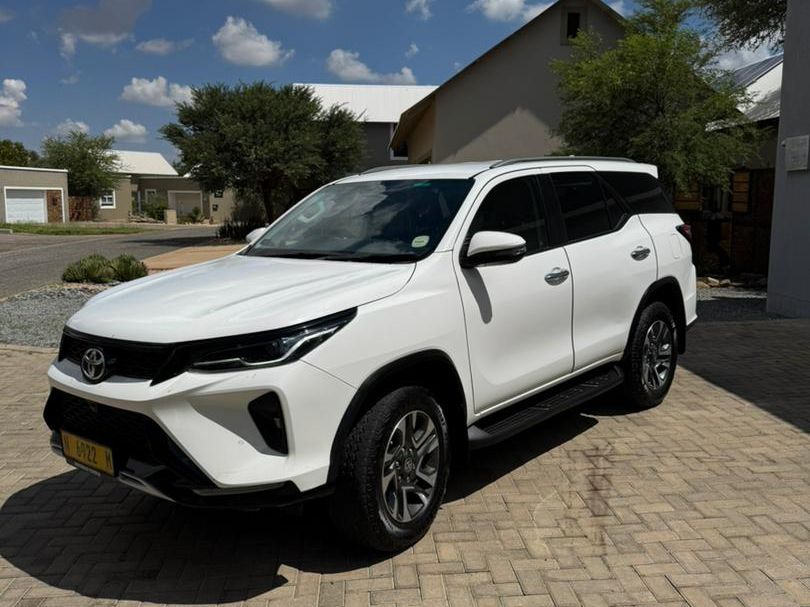 2023 Toyota Fortuner photo 6