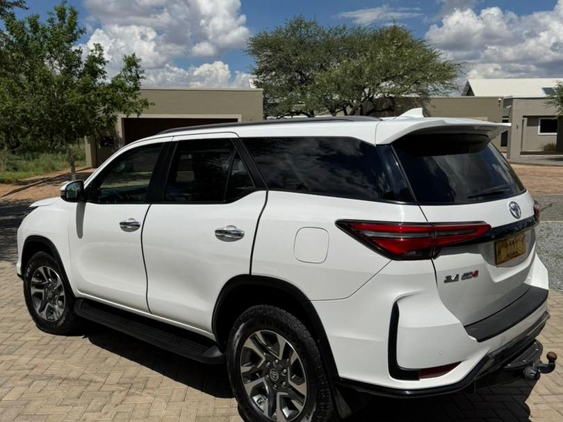 2023 Toyota Fortuner photo 7