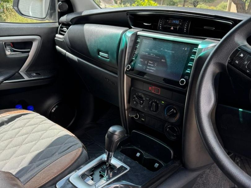 2023 Toyota Fortuner photo 9