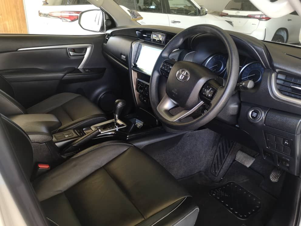 2022 Toyota Fortuner photo 12