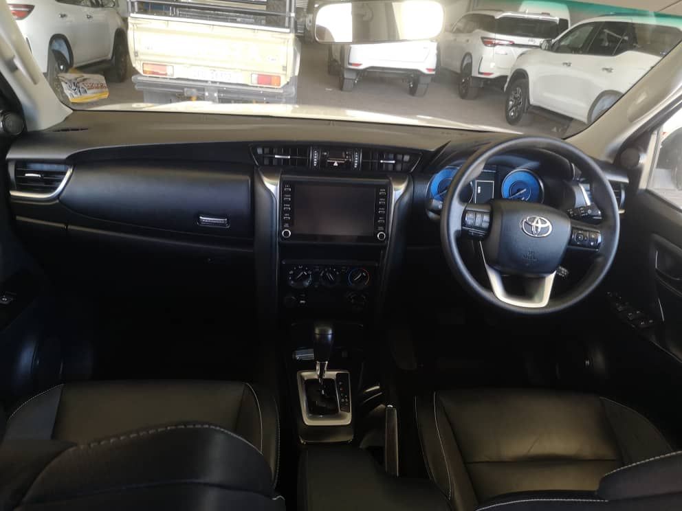 2022 Toyota Fortuner photo 17