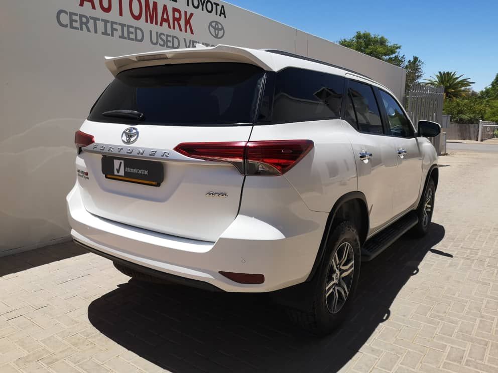 2022 Toyota Fortuner photo 3