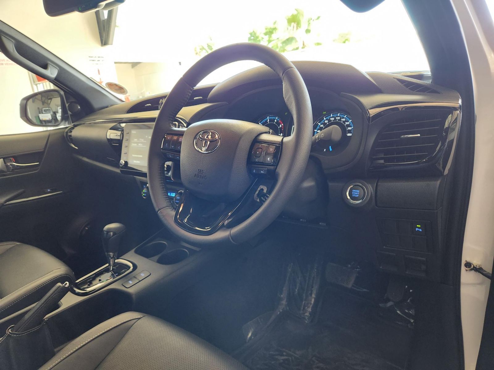 2024 Toyota Hilux photo 10