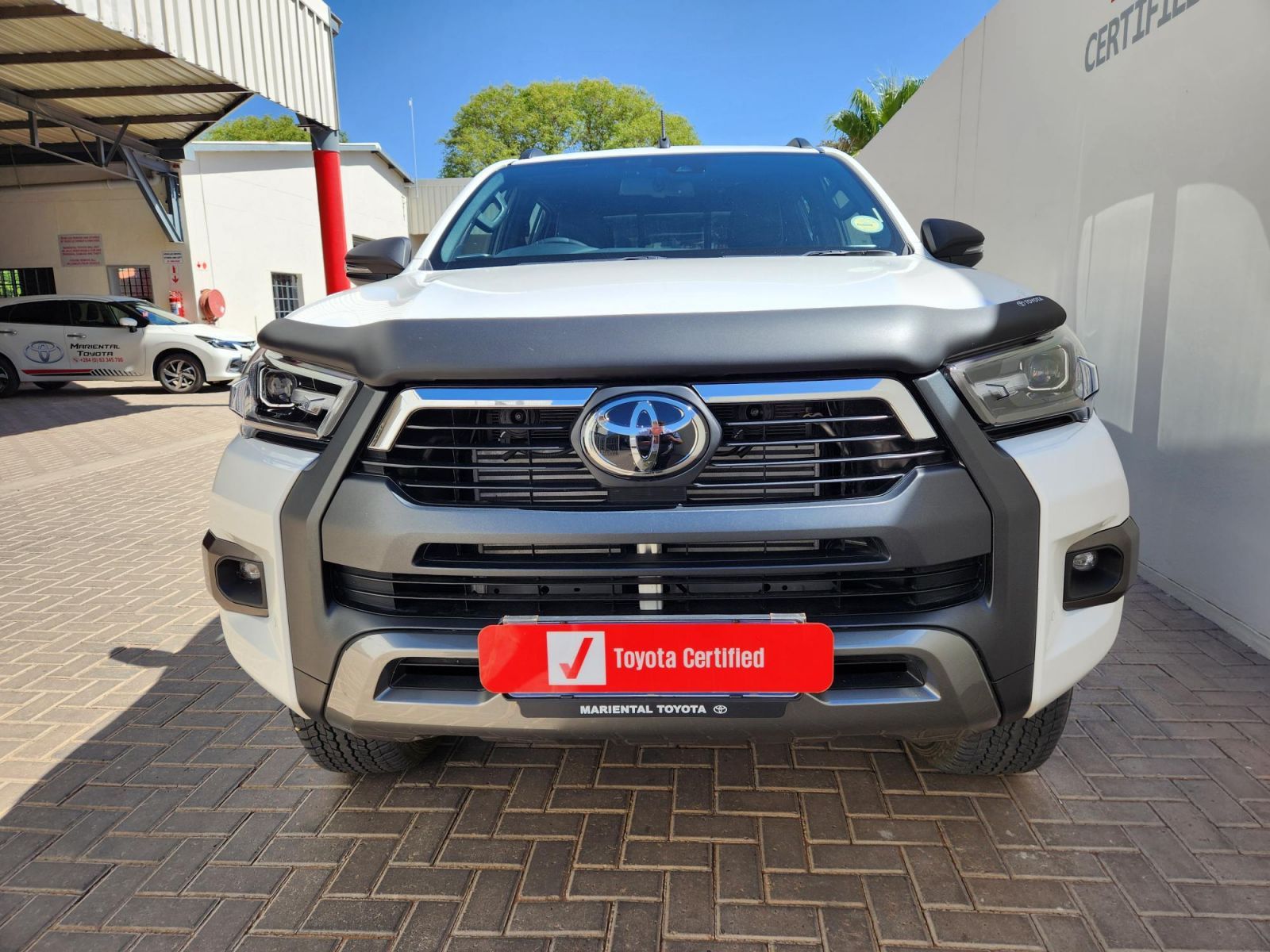 2024 Toyota Hilux photo 2
