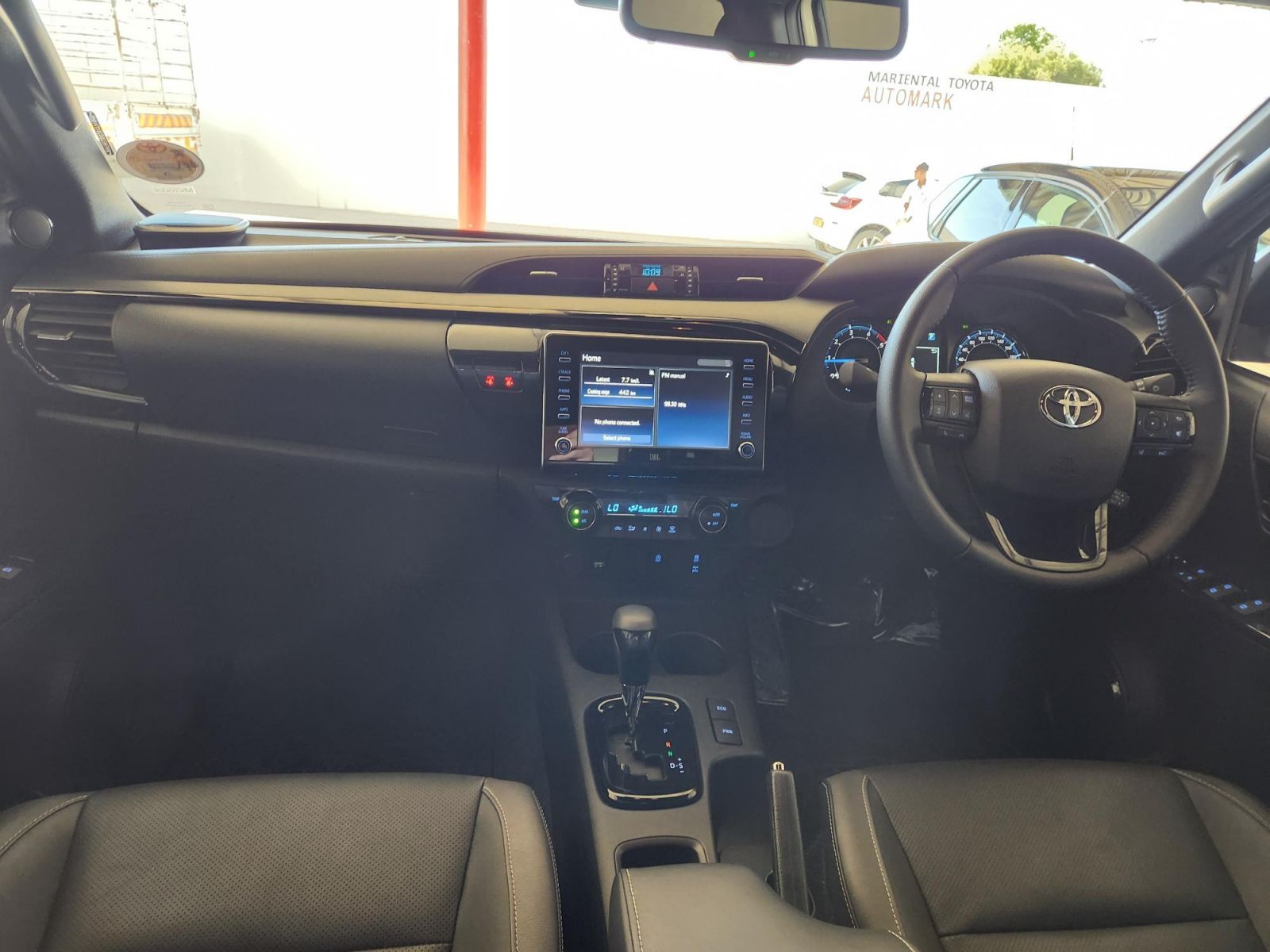 2024 Toyota Hilux photo 7