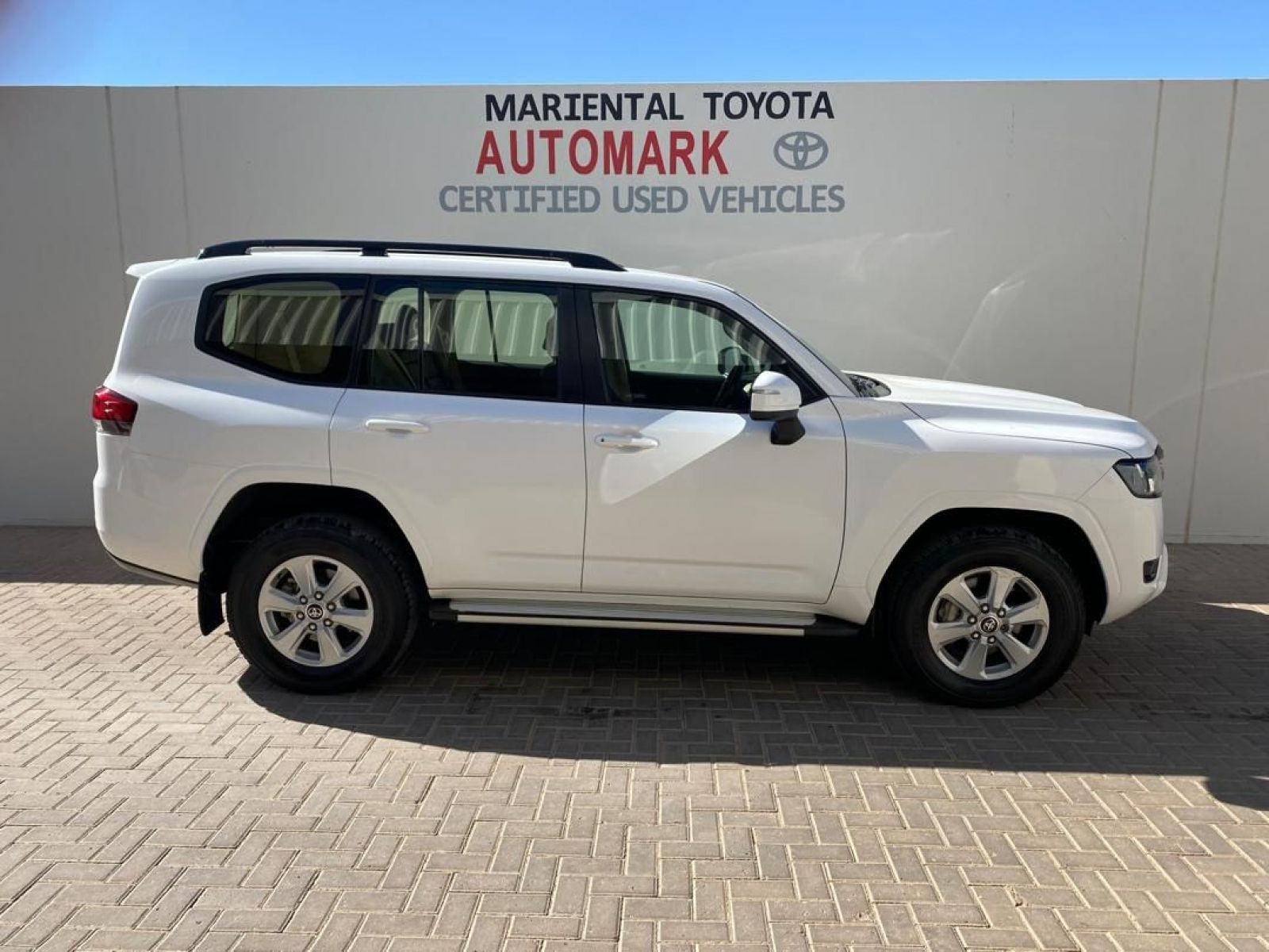 2022 Toyota Land Cruiser 300 3.3D V6 GX-R photo 3