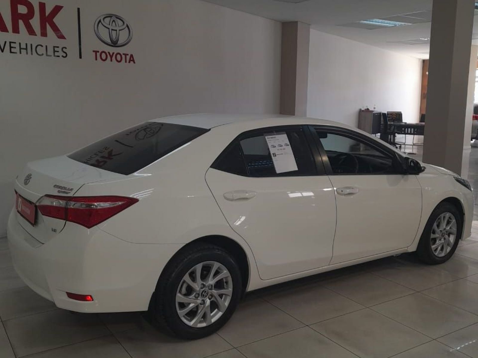 2021 Toyota Corolla photo 2