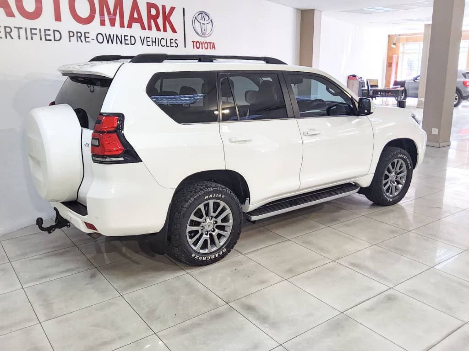 2018 Toyota Prado photo 3
