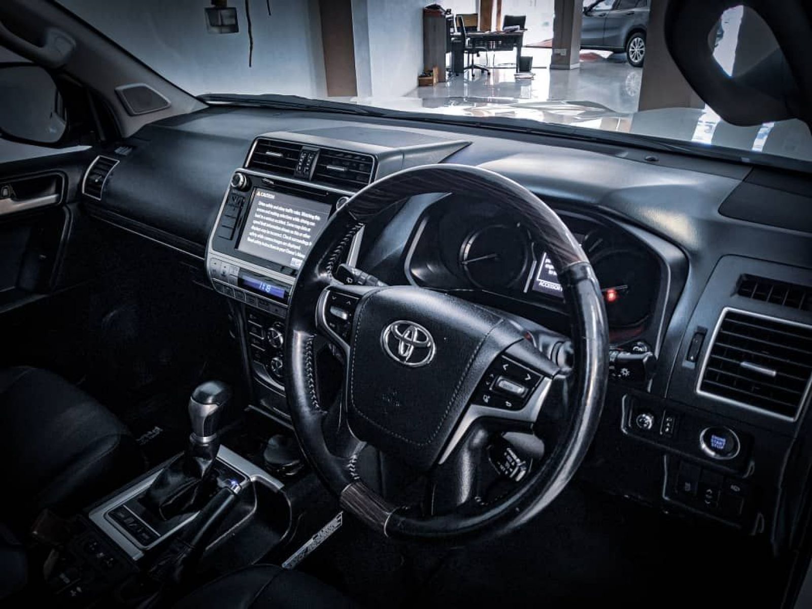 2018 Toyota Prado photo 4