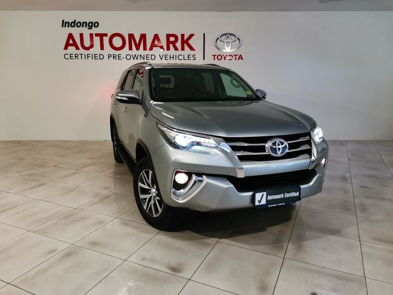 2016 Toyota Fortuner photo 1
