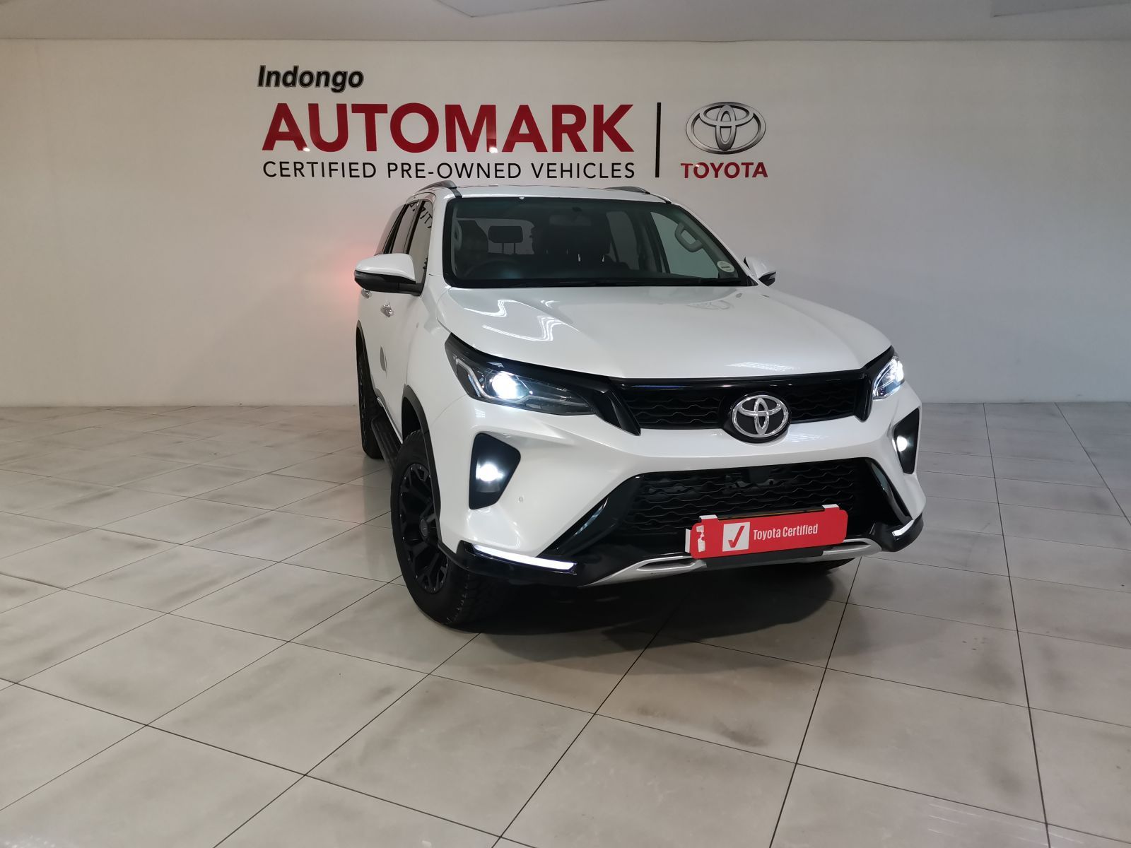 2023 Toyota Fortuner photo 1