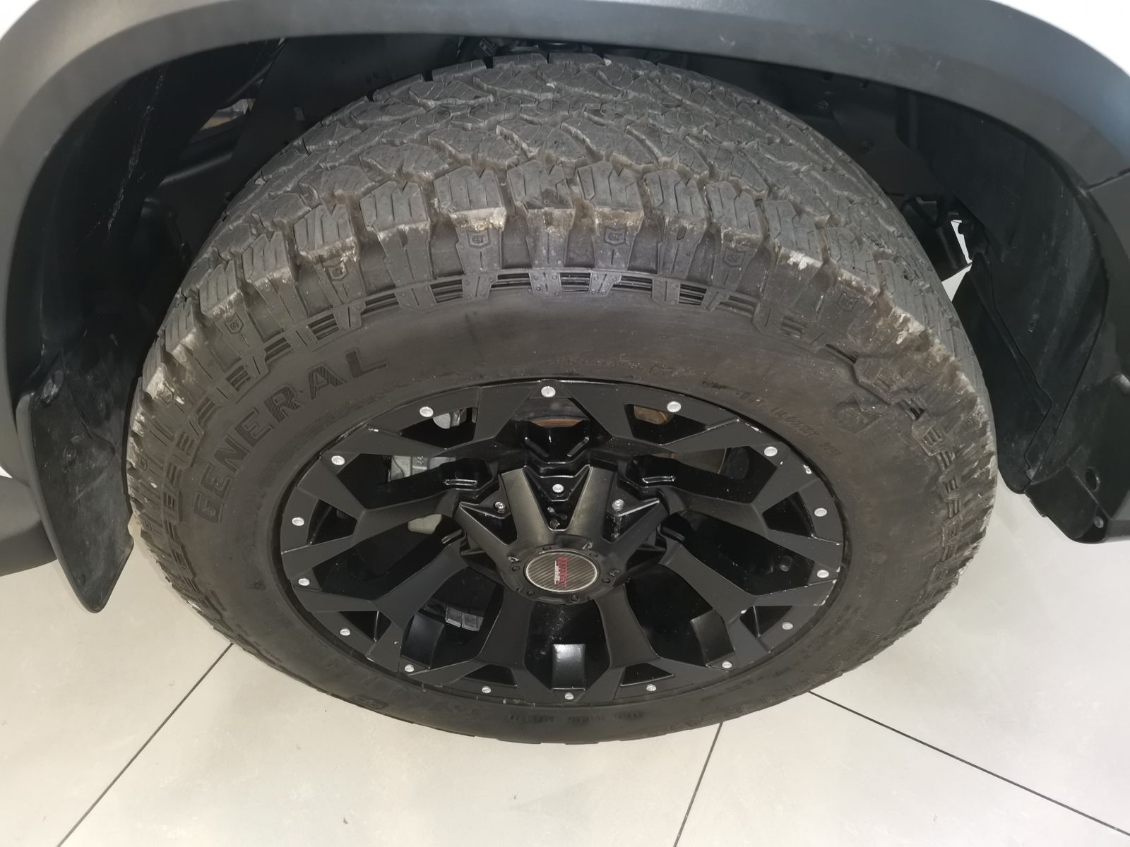 2023 Toyota Fortuner photo 3