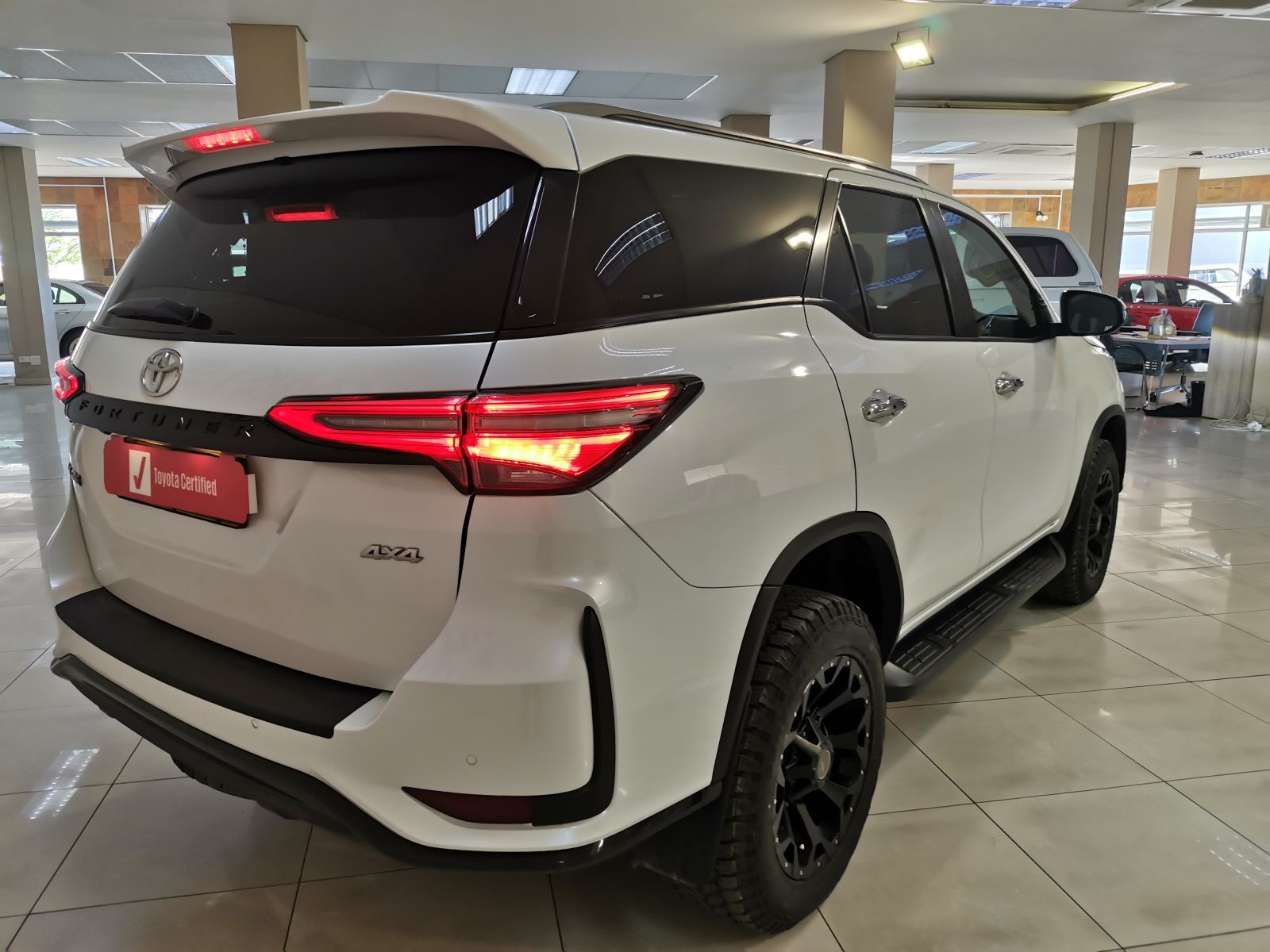 2023 Toyota Fortuner photo 6