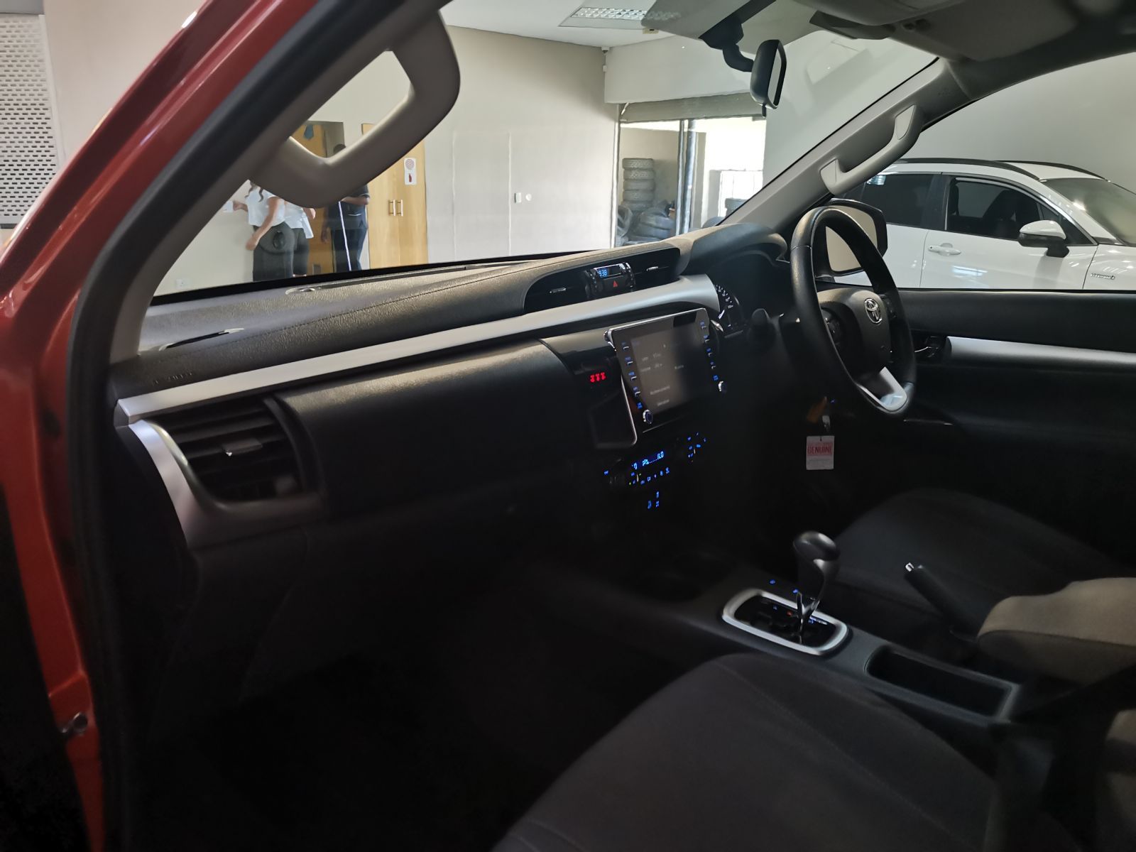 2024 Toyota Hilux photo 9