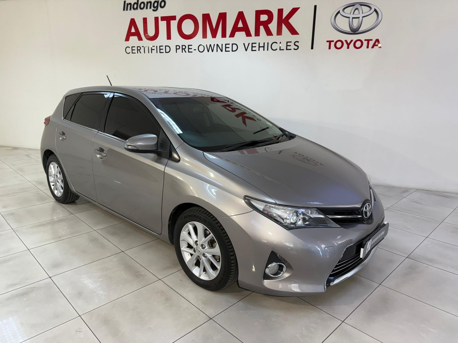 2015 Toyota Auris photo 1