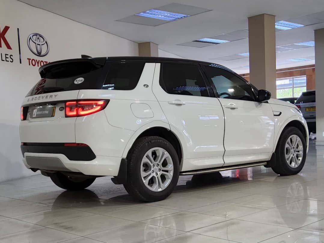 2020 Land Rover Discovery photo 4